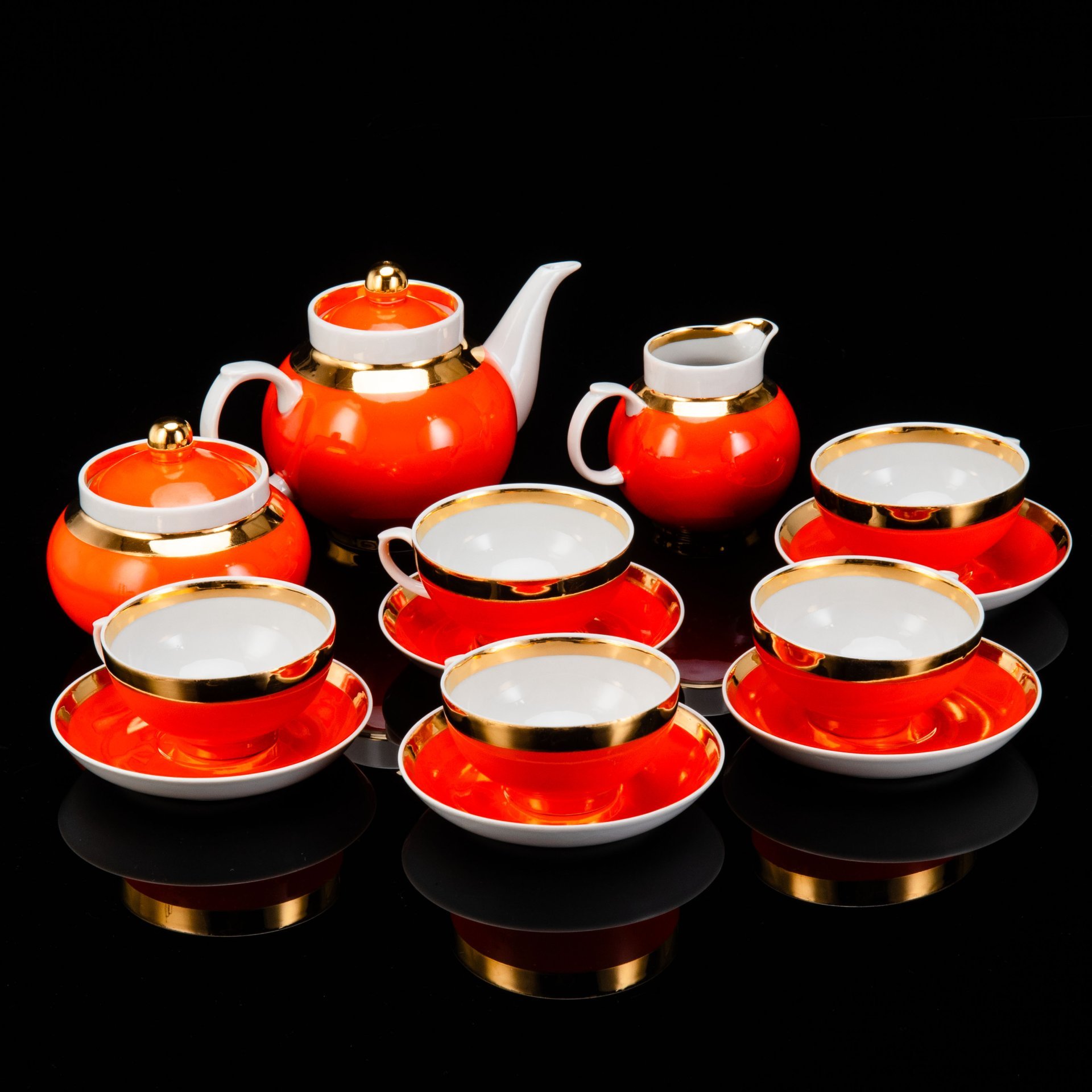Сервиз чайный на 5 персон, яркого оранжевого цвета, форма "Рубин"  (14 предметов), фарфор, крытье, золочение, Дулевский фарфоровый завод (Дулёво), СССР, 1968-1991 гг.