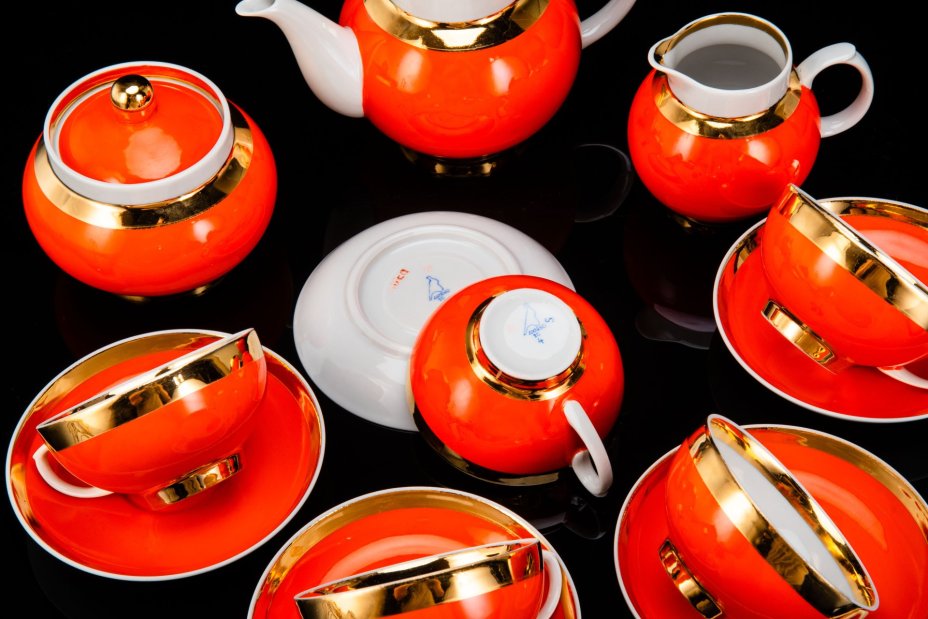 Сервиз чайный на 5 персон, яркого оранжевого цвета, форма "Рубин"  (14 предметов), фарфор, крытье, золочение, Дулевский фарфоровый завод (Дулёво), СССР, 1968-1991 гг.