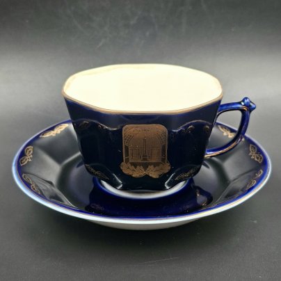 Пара чайная "Ленинград" редкой восьмигранной формы, фарфор, крытье кобальтом, золочение, Ленинградский фарфоровый завод (ЛФЗ), СССР, 1970-1990 гг.