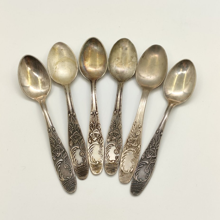 Набор из шести чайных ложек с цветочным декором (в подборе), мНЦ (медь-никель-цинк), мельхиор (медь-никель), Московский завод ювелирных и металлических изделий (МЮЗ), СССР, 1960-1990 гг.