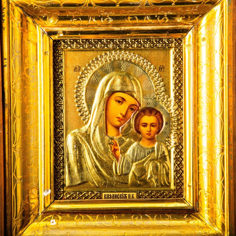 Икона "Богоматерь Казанская" в киоте