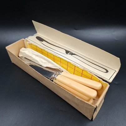 Набор из шести ножей в оригинальной коробке, пластик, сталь, картон, СССР, 1970-1990 гг.