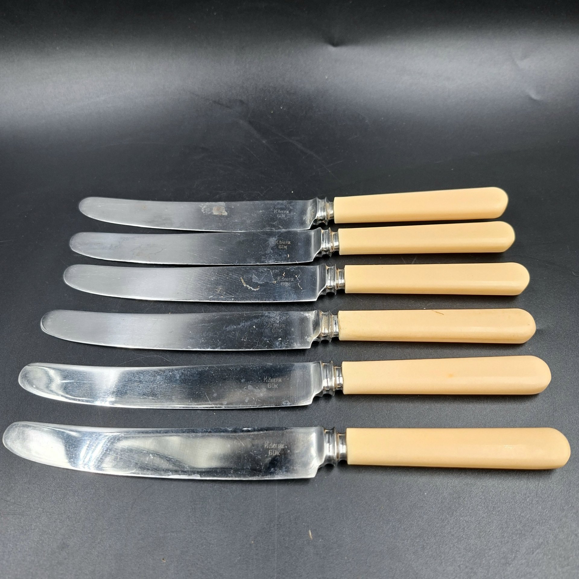Набор из шести ножей в оригинальной коробке, пластик, сталь, картон, СССР, 1970-1990 гг.
