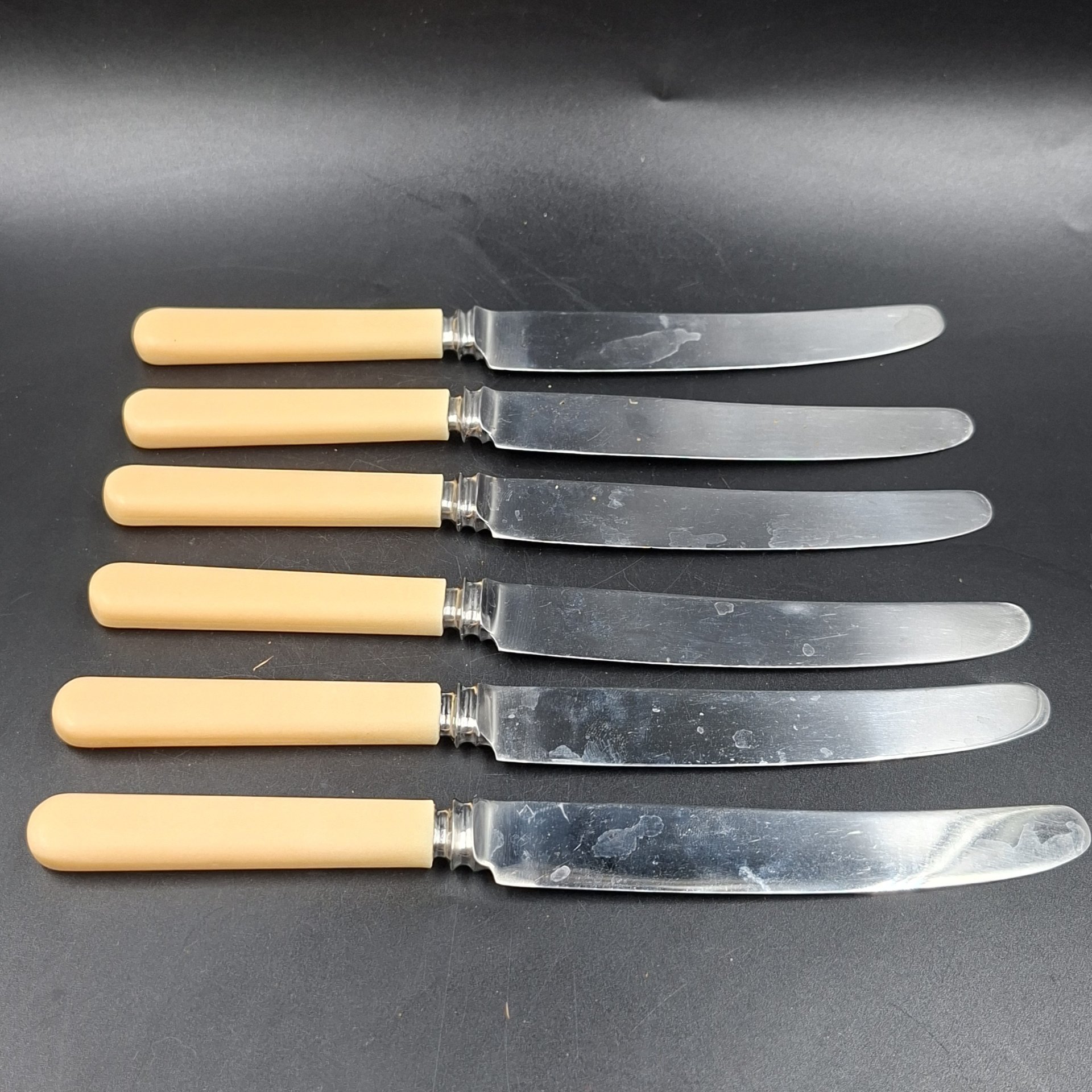 Набор из шести ножей в оригинальной коробке, пластик, сталь, картон, СССР, 1970-1990 гг.