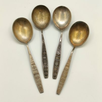 Набор из 4-х десертных ложек с декором в виде снежинок (в подборе), мельхиор (медь-никель), Красносельская ювелирная фабрика, СССР, 1950-1970 гг.