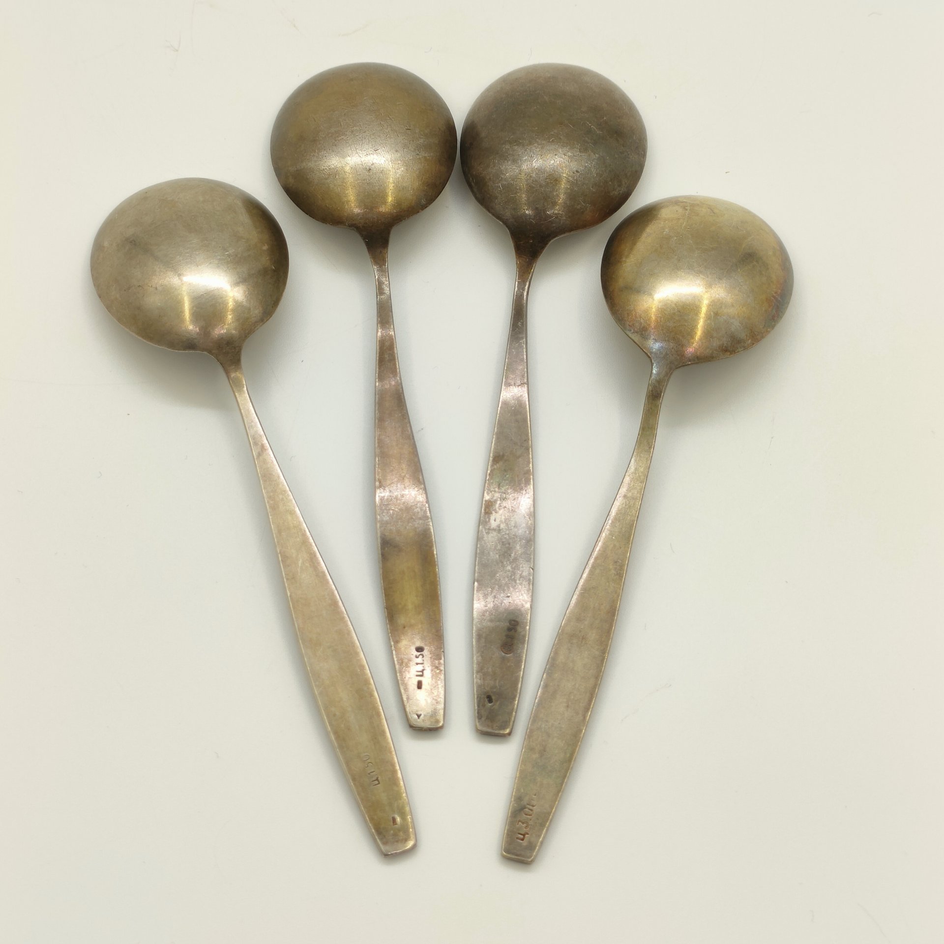 Набор из 4-х десертных ложек с декором в виде снежинок (в подборе), мельхиор (медь-никель), Красносельская ювелирная фабрика, СССР, 1950-1970 гг.