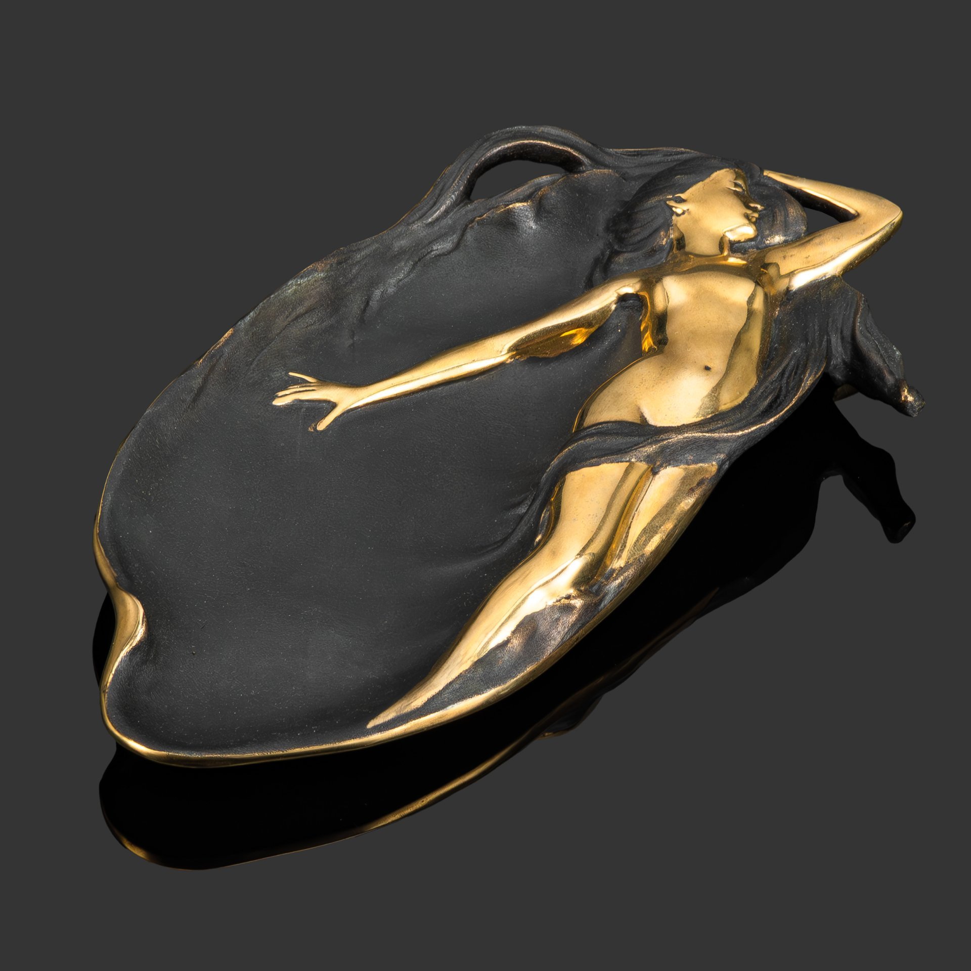 Пепельница  "Спящая девушка"