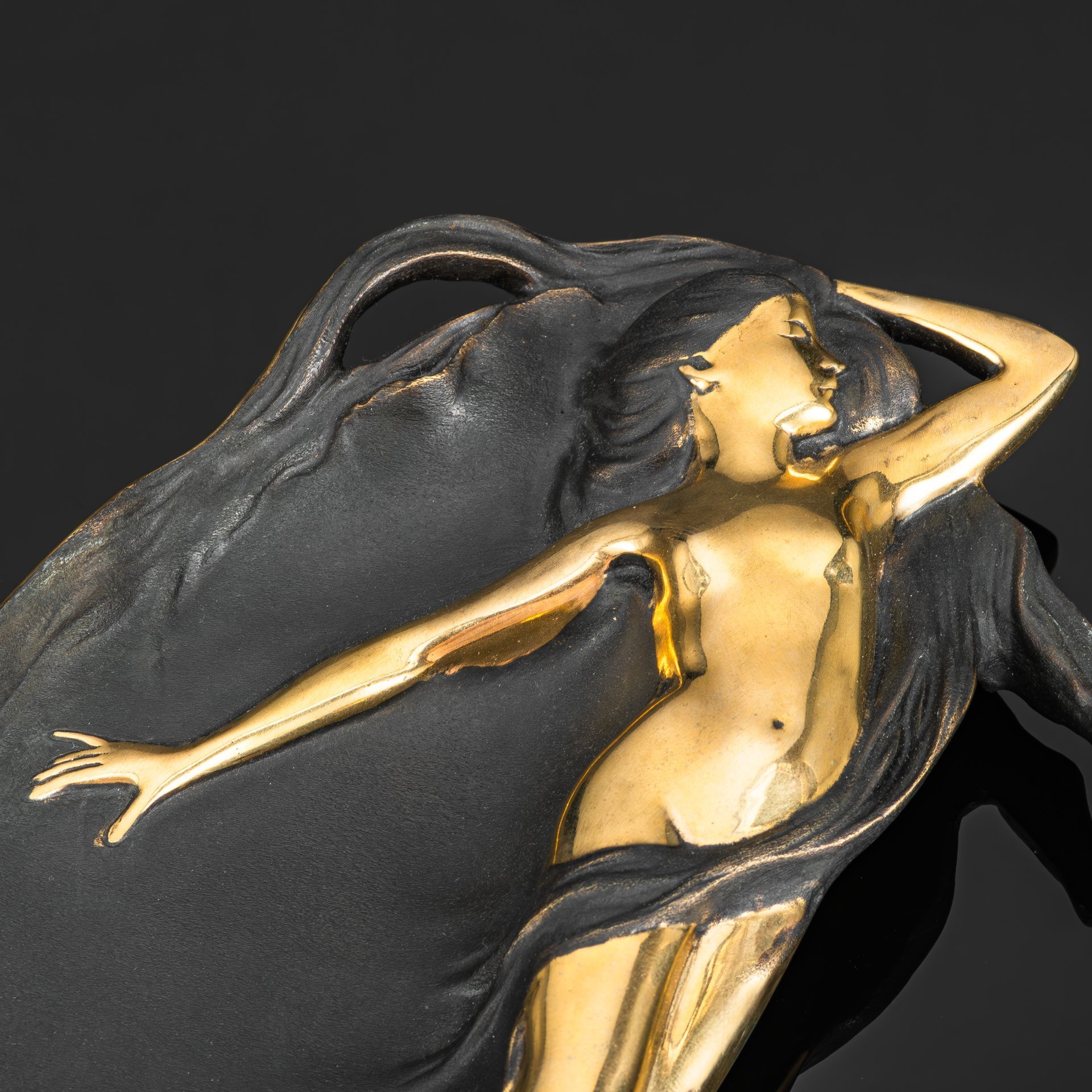 Пепельница  "Спящая девушка"