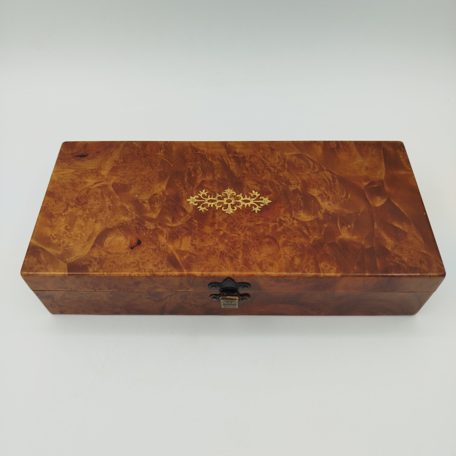 Шкатулка прямоугольной формы, дерево, шпон, лак, СССР, 1980-1990 гг.