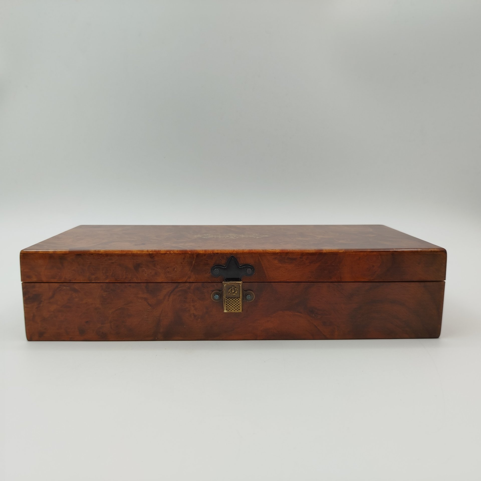 Шкатулка прямоугольной формы, дерево, шпон, лак, СССР, 1980-1990 гг.