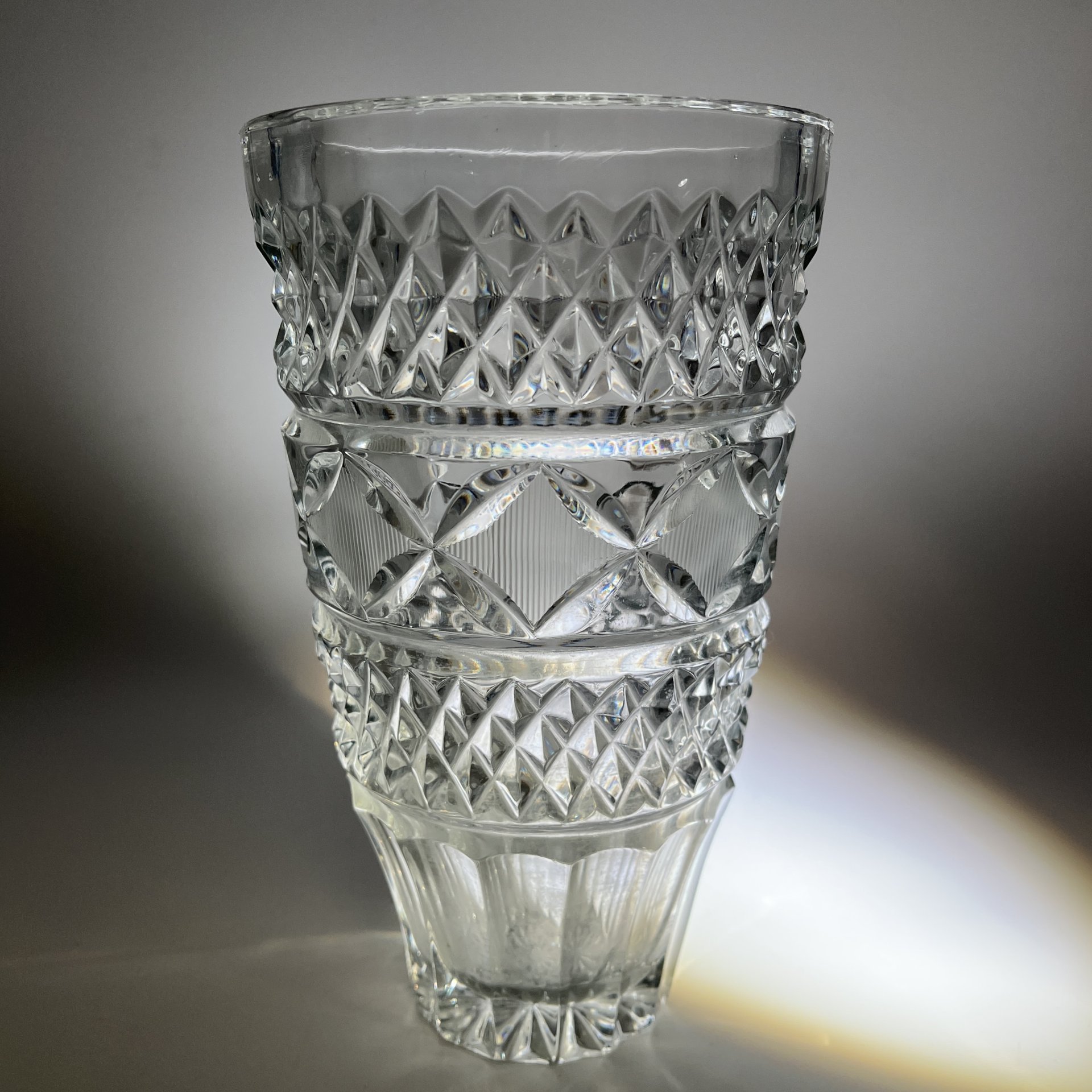 Ваза с рельефным декором