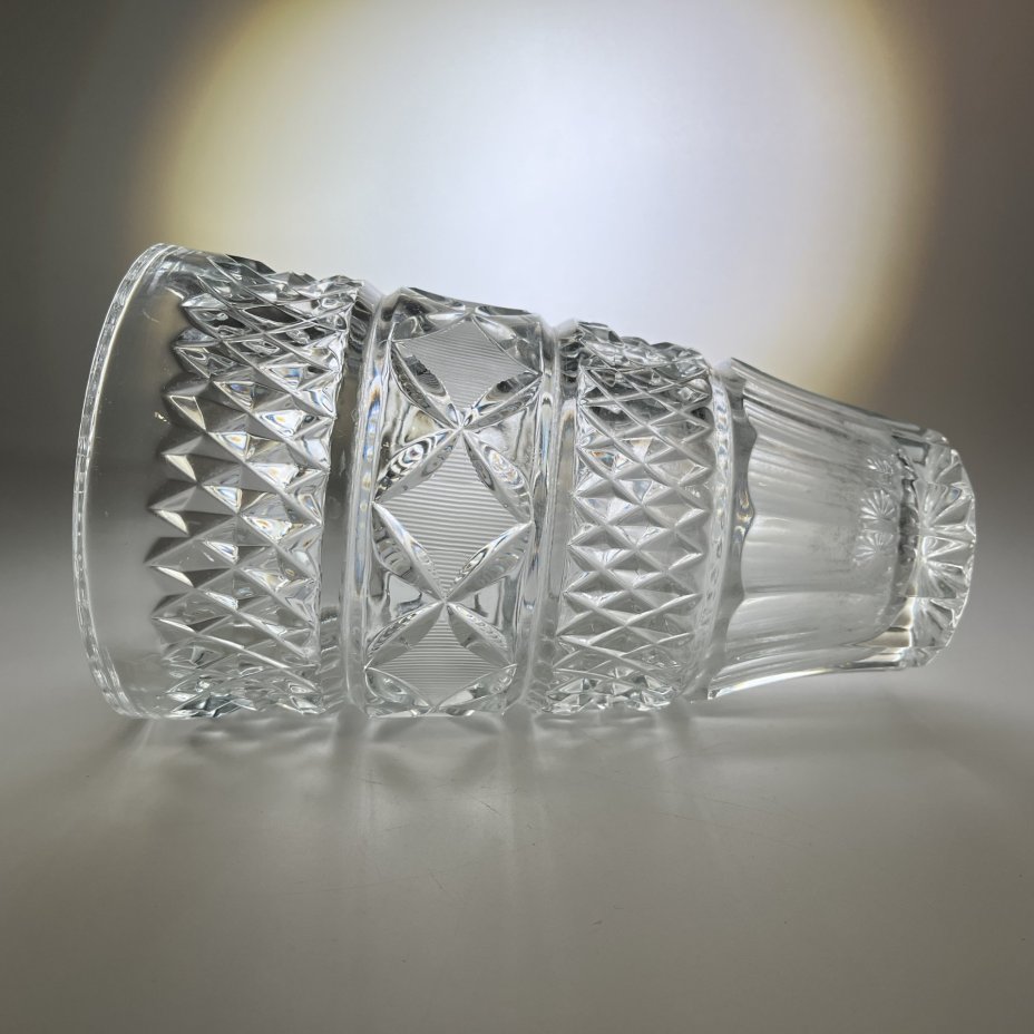 Ваза с рельефным декором