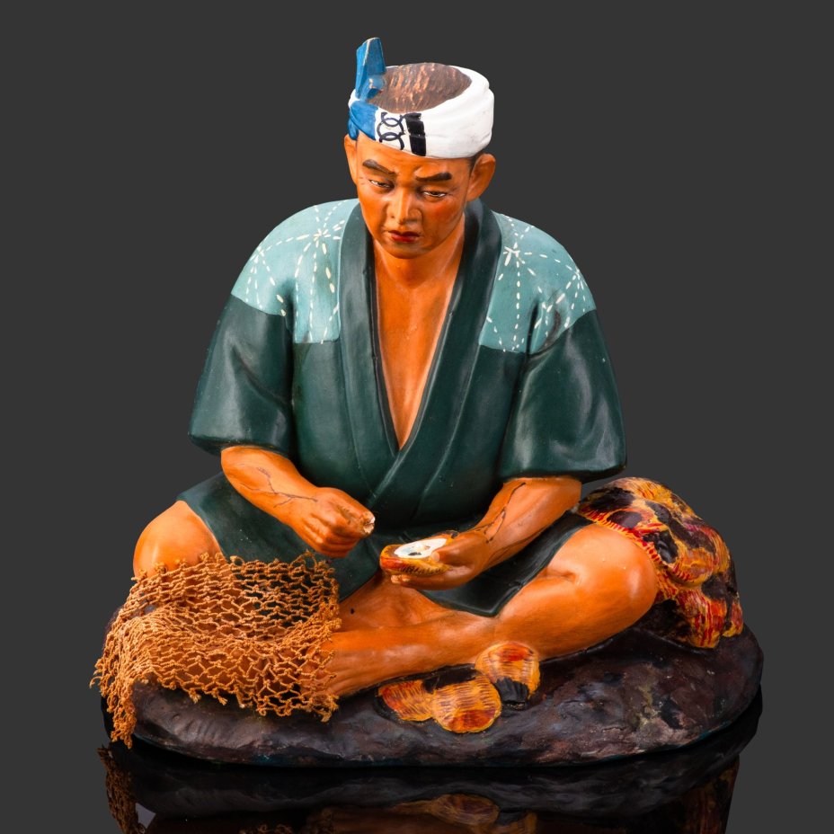 Кукла-хакато (博多人形) "Сборщик жемчуга", керамика, роспись, Япония, 1970-1990 гг.