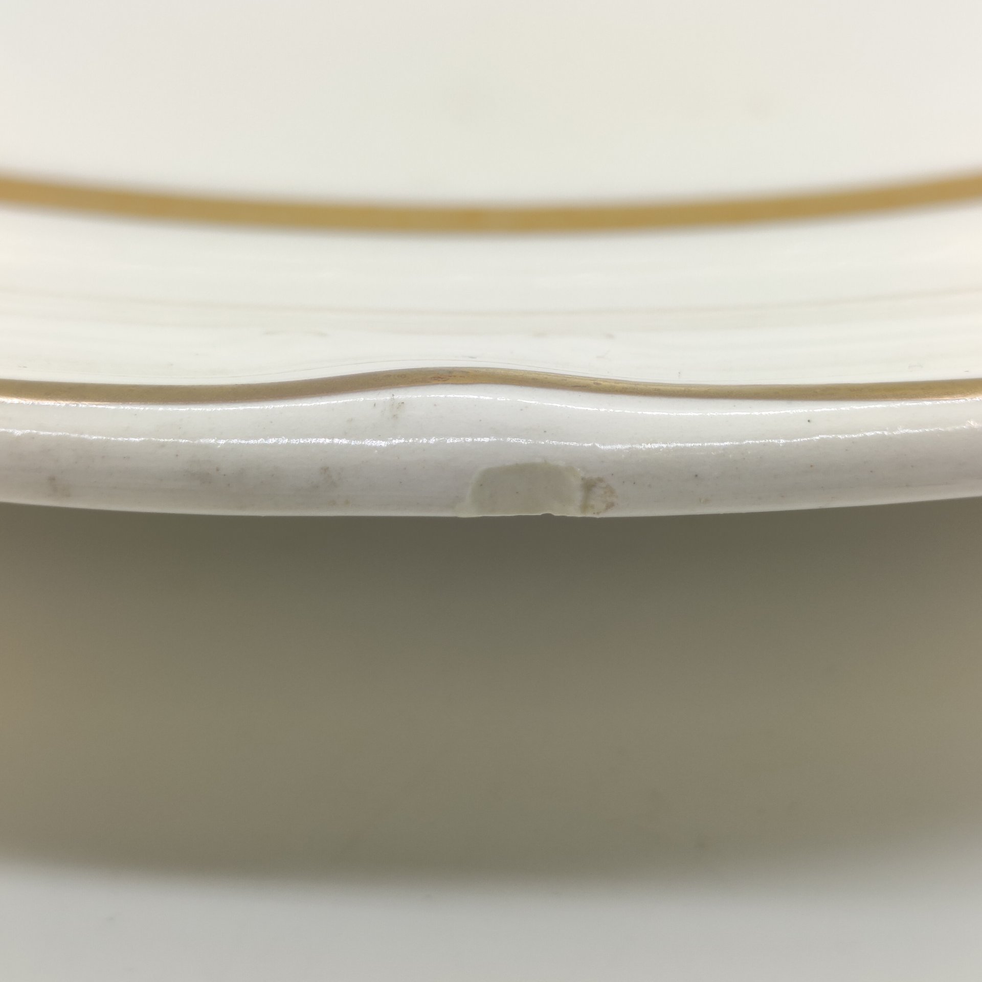 Большое сервировочное блюдо круглой формы