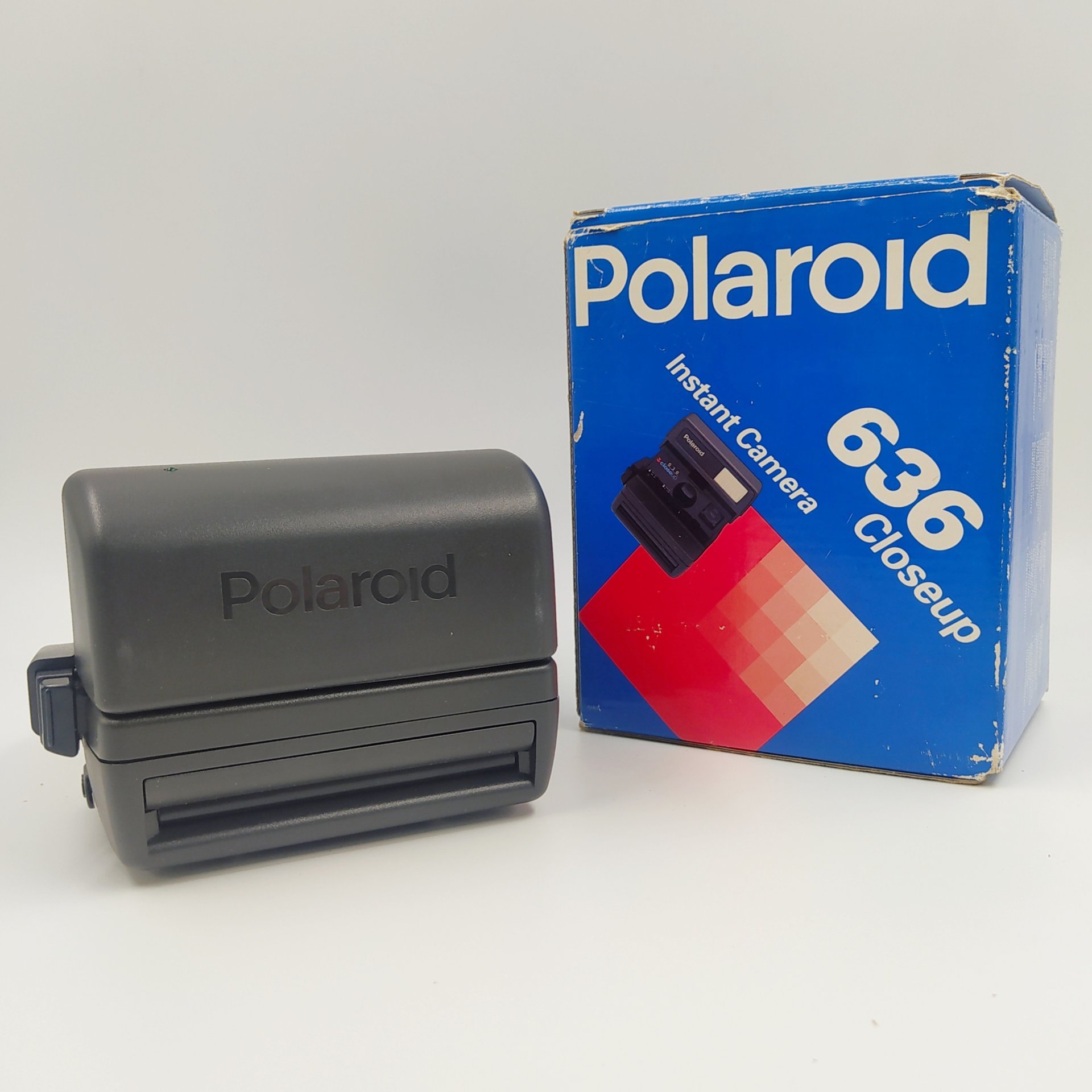 Фотоаппарат мгновенной печати "Polaroid 636 Close Up" в оригинальной коробке, Polaroid