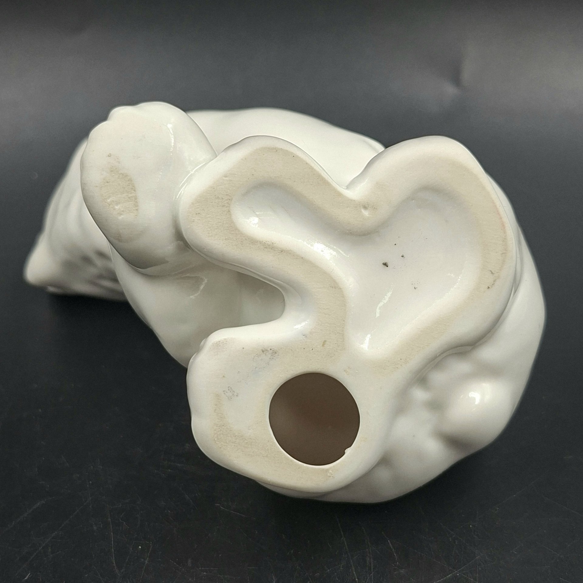 Статуэтка "Белый медведь", автор Б.Я. Воробьев, фарфор, роспись, Ленинградский фарфоровый завод (ЛФЗ), Россия, 1970-1990 гг.