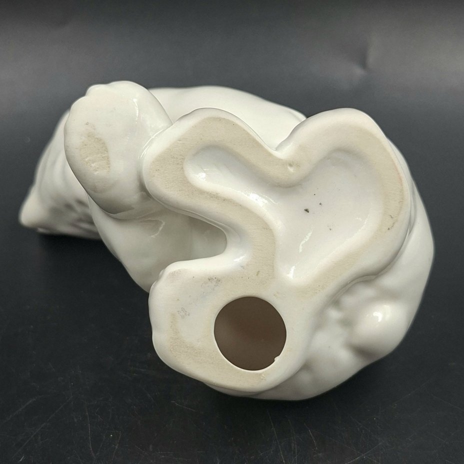 Статуэтка "Белый медведь", автор Б.Я. Воробьев, фарфор, роспись, Ленинградский фарфоровый завод (ЛФЗ), Россия, 1970-1990 гг.