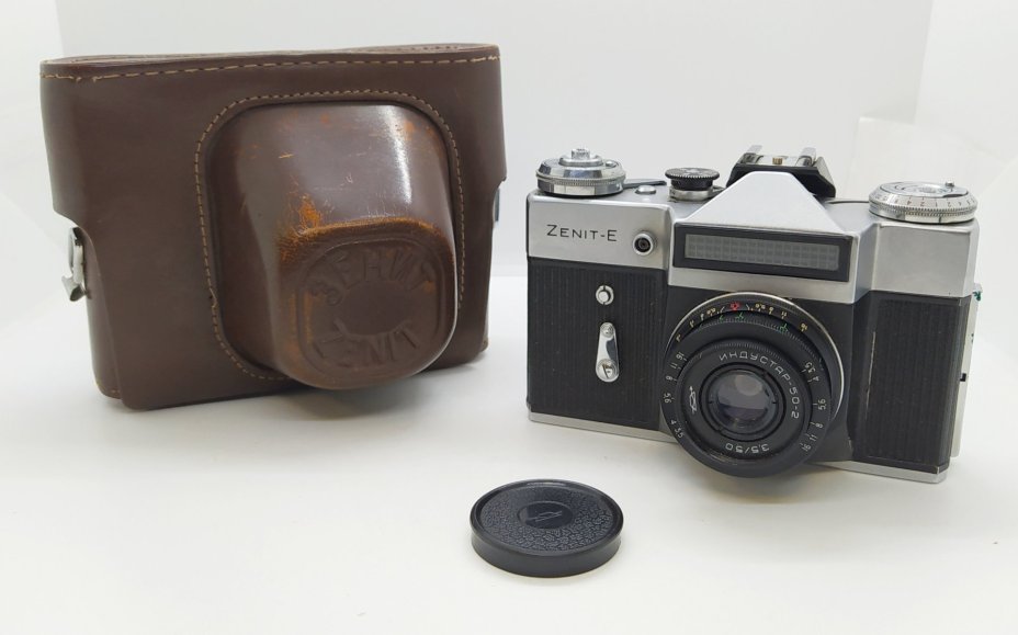 Фотоаппарат "Зенит-Е" с объективом "Индустар-50-2", Красногорский механический завод (КМЗ)
