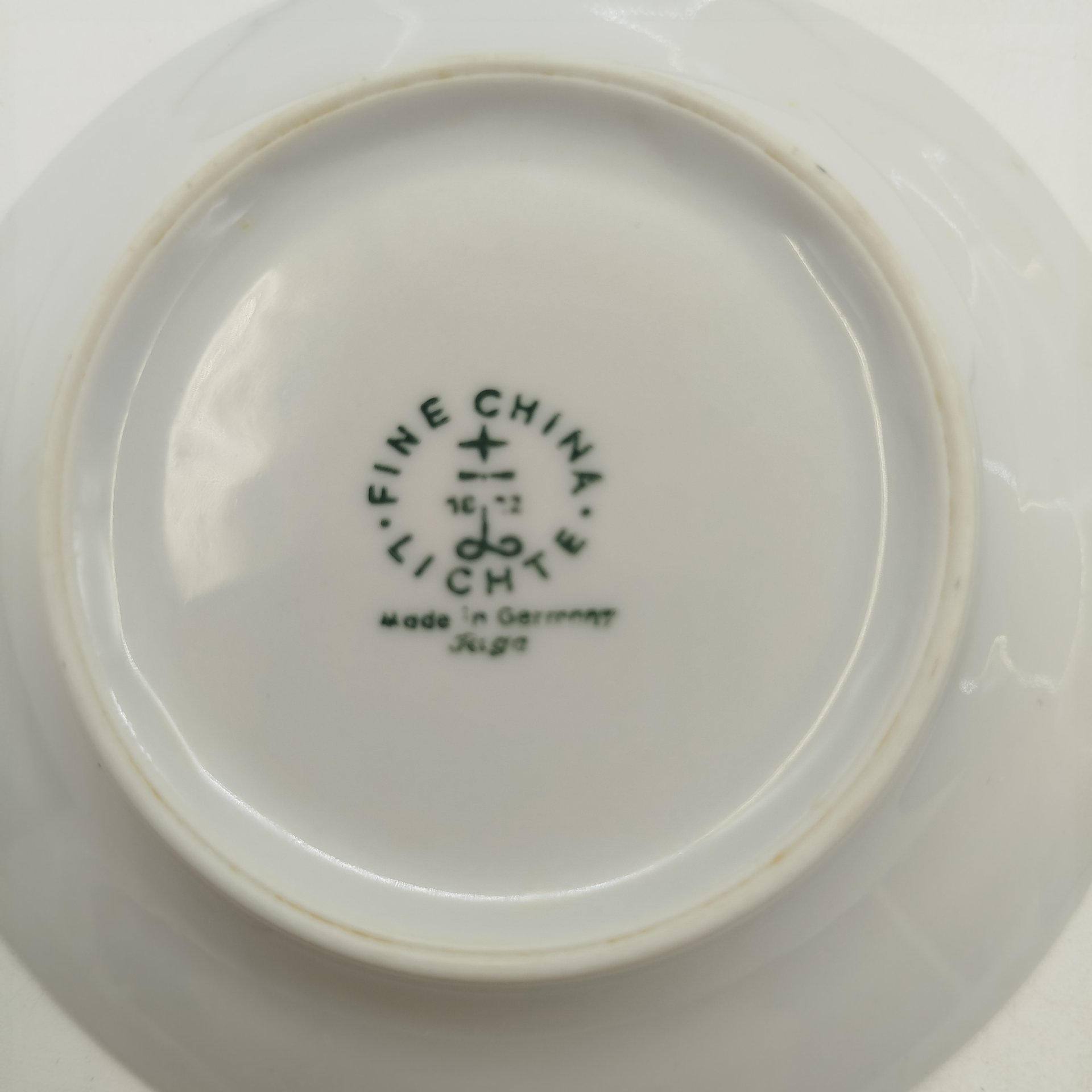 Набор из трех блюдец и двух розеток, фарфор, крытье, золочение, Lichte Porzellan (Лихте), ГДР, 1966-1985 гг.