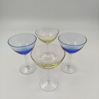 Набор рюмок синего и желтого оттенков на 4 персоны, стекло, градиент, СССР, 1970-1990 гг.