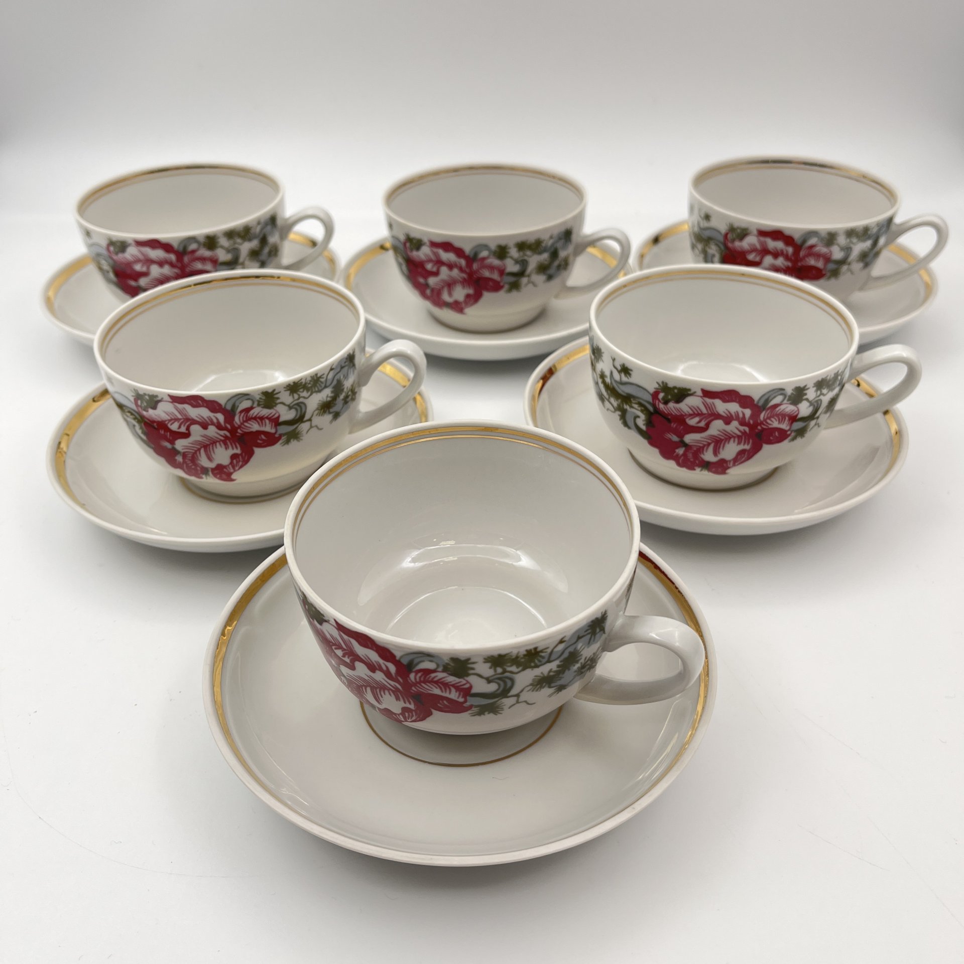 Набор чайных пар "Aija-1" (Айя-1) с цветочным декором на 6 персон, автор формы Зина Улсте, фарфор, деколь, золочение, Рижский фарфорово-фаянсовый завод, СССР, 1970-1980 гг.