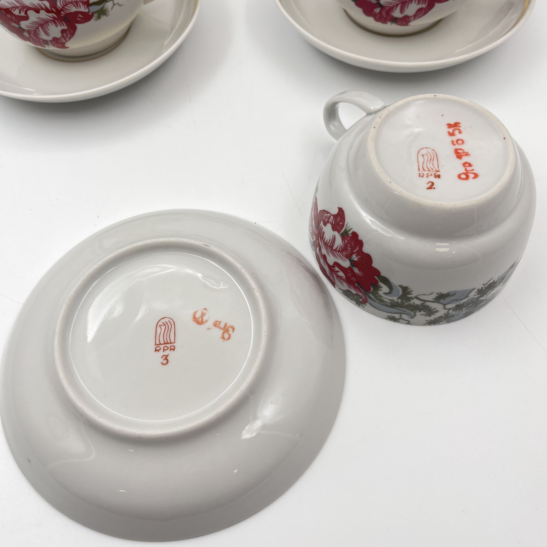 Набор чайных пар "Aija-1" (Айя-1) с цветочным декором на 6 персон, автор формы Зина Улсте, фарфор, деколь, золочение, Рижский фарфорово-фаянсовый завод, СССР, 1970-1980 гг.