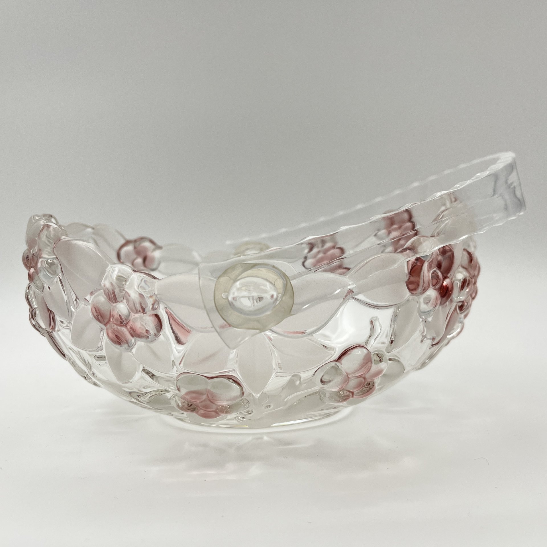 Конфетница в виде корзинки с цветочным рельефным декором, стекло, матирование, Walther Glas, Германия, 1990-2010 гг.