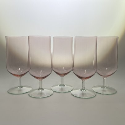 Набор бокалов для коктейлей розового цвета на 5 персон, стекло, люстр, Калининский стекольный завод «Тверис», СССР, 1970-1990 гг.