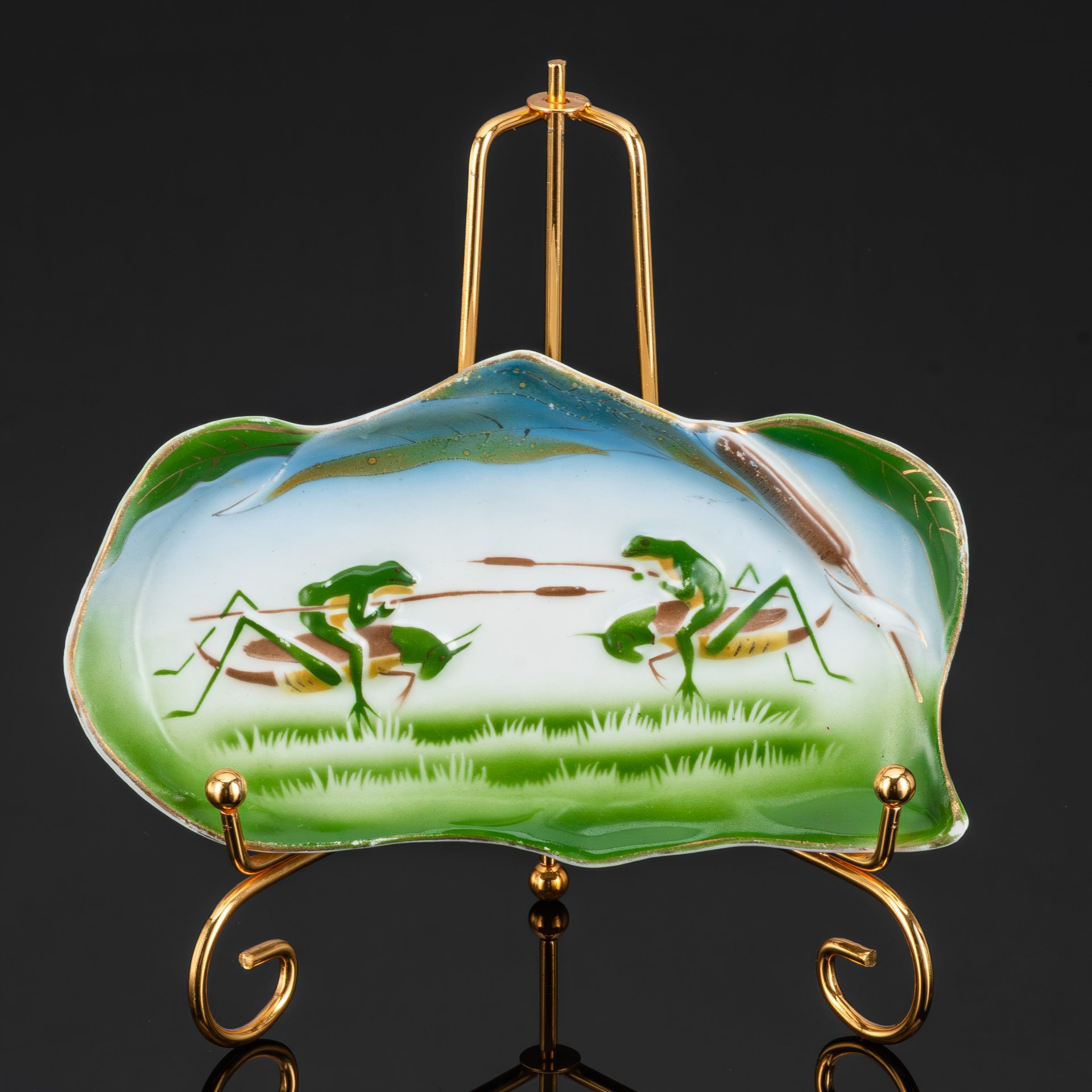 Пепельница "Война лягушек"