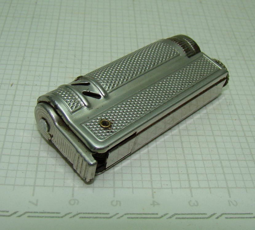 Зажигалка бензиновая