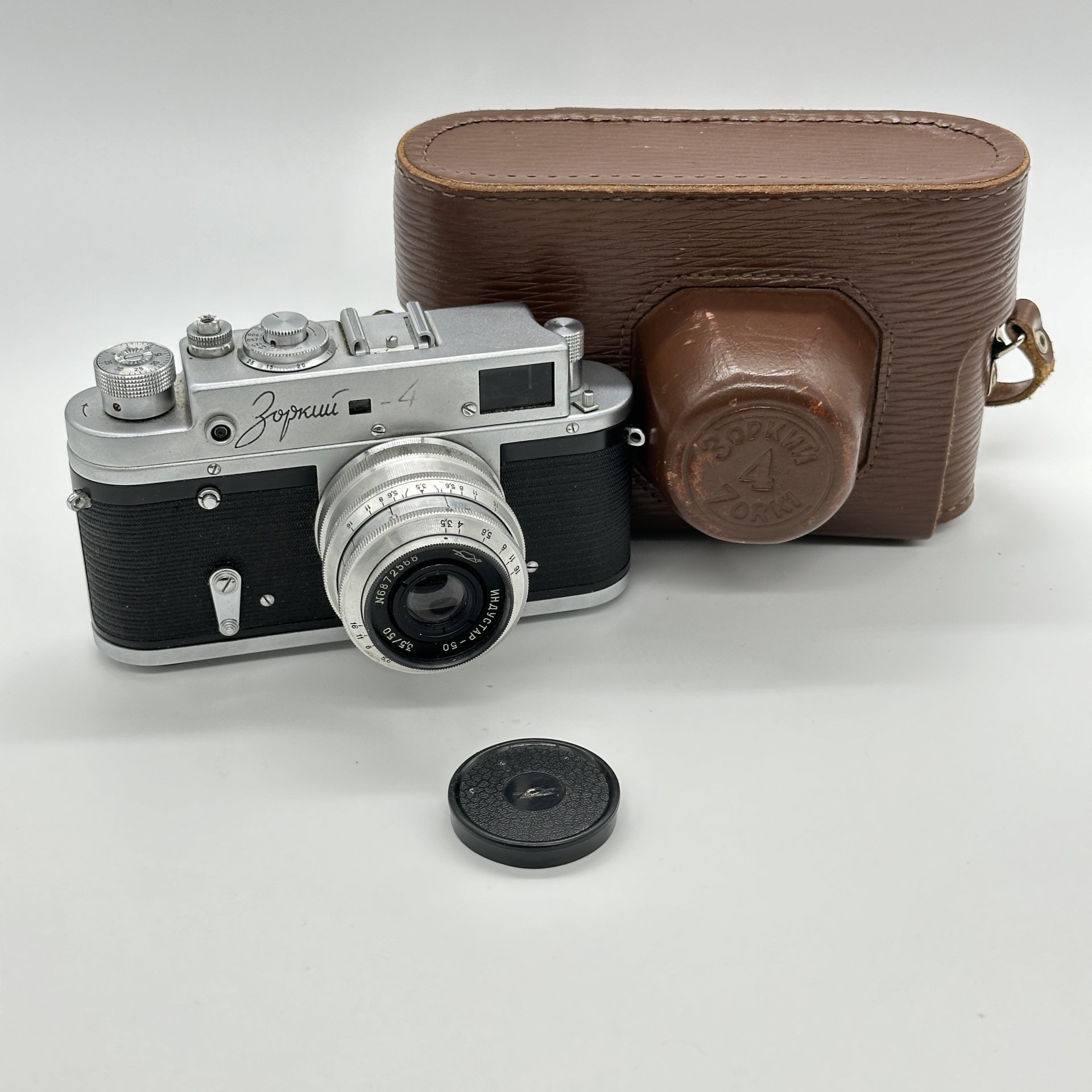 Фотоаппарат "Зоркий-4" с объективом "Индустар-50" в родном кофре, Красногорский механический завод (КМЗ)