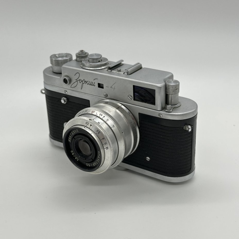 Фотоаппарат "Зоркий-4" с объективом "Индустар-50" в родном кофре, Красногорский механический завод (КМЗ)