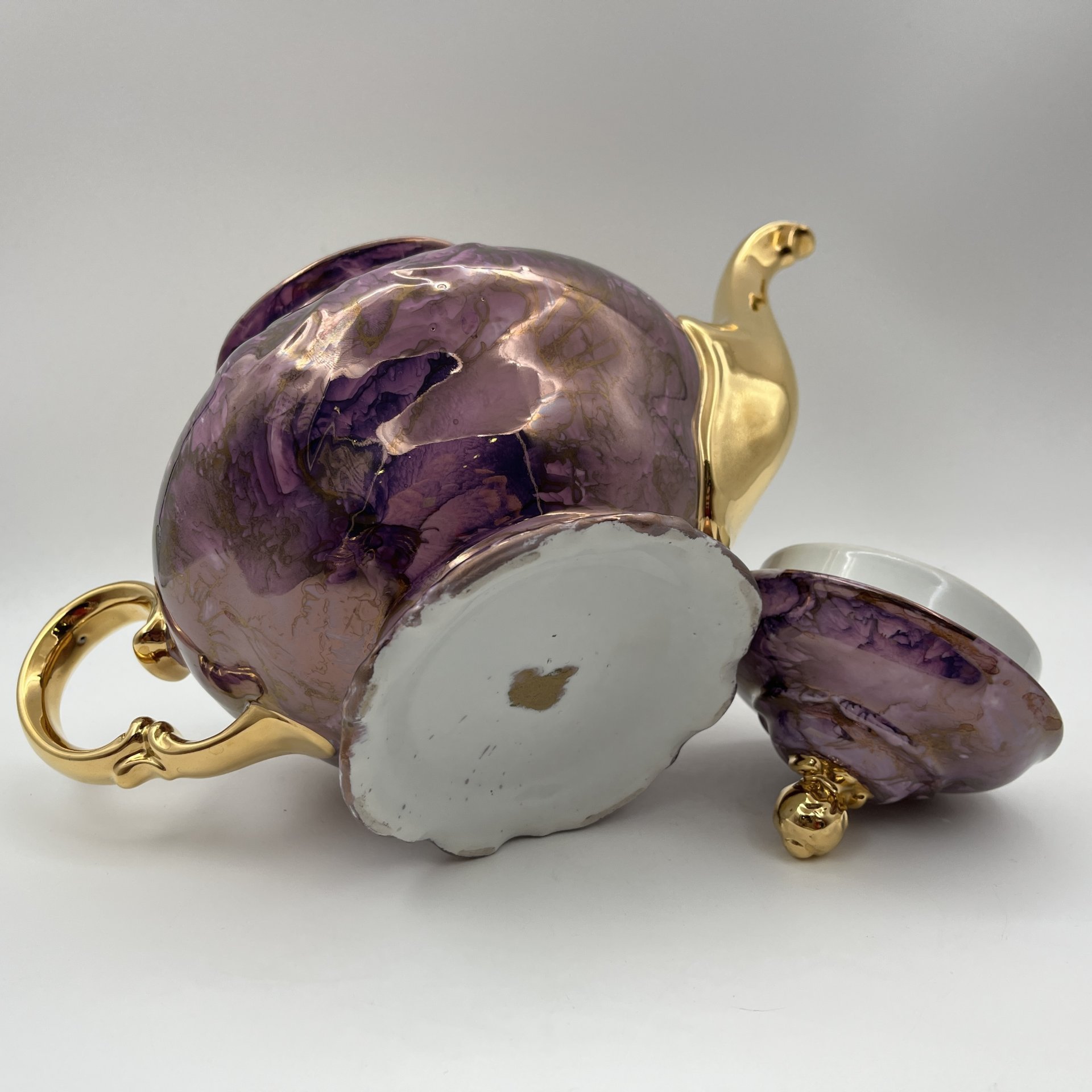 Сервиз чайный в сиреневых оттенках на 6 персон (22 предмета), фарфор, люстр, золочение, Walbrzych, Польша, 1952-1992 гг.