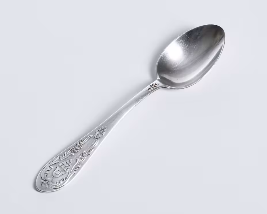 Ложка столовая с рельефным декором, серебро 875 пр., завод столовых приборов и посуды им. Дзержинского, СССР, 1950-1975 гг., Киевский завод столовых приборов и посуды им. Дзержинского (ЗiД