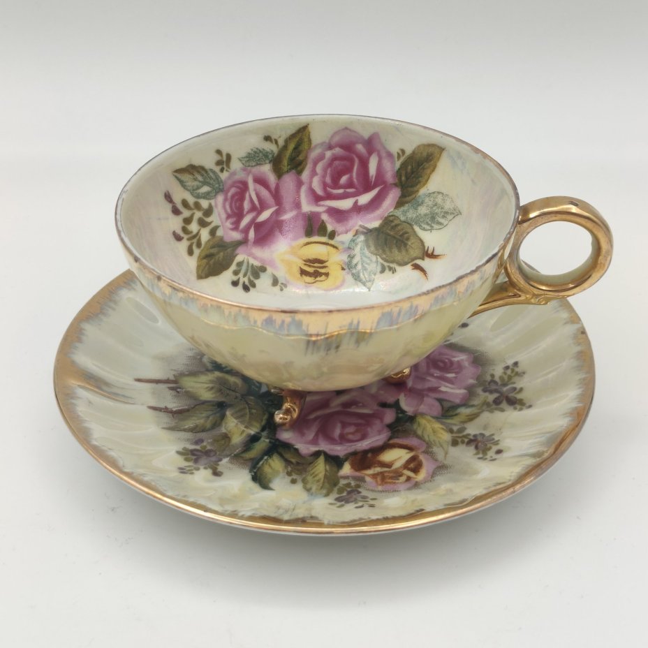 Чайная (кофейная)  пара на ножках , украшенная цветочным декором