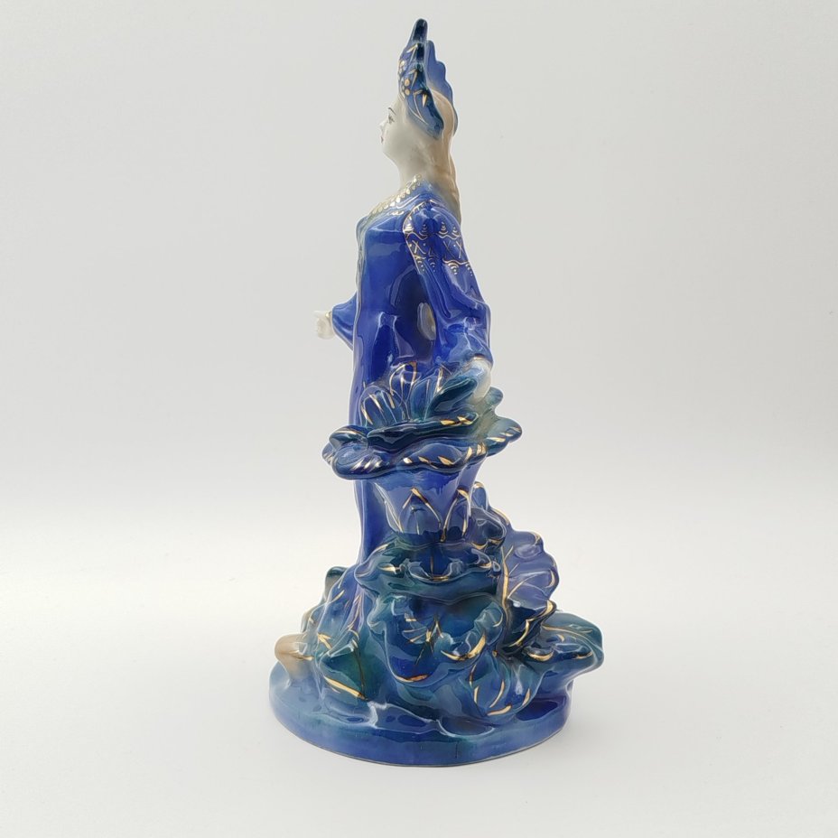 Статуэтка "Хозяйка медной горы", скульптор Л. Н. Шушканова, фарфор, роспись, золочение, Турыгинский фарфоровый завод артели «Художественная керамика» (Гжель), СССР, 1950-1960 гг.