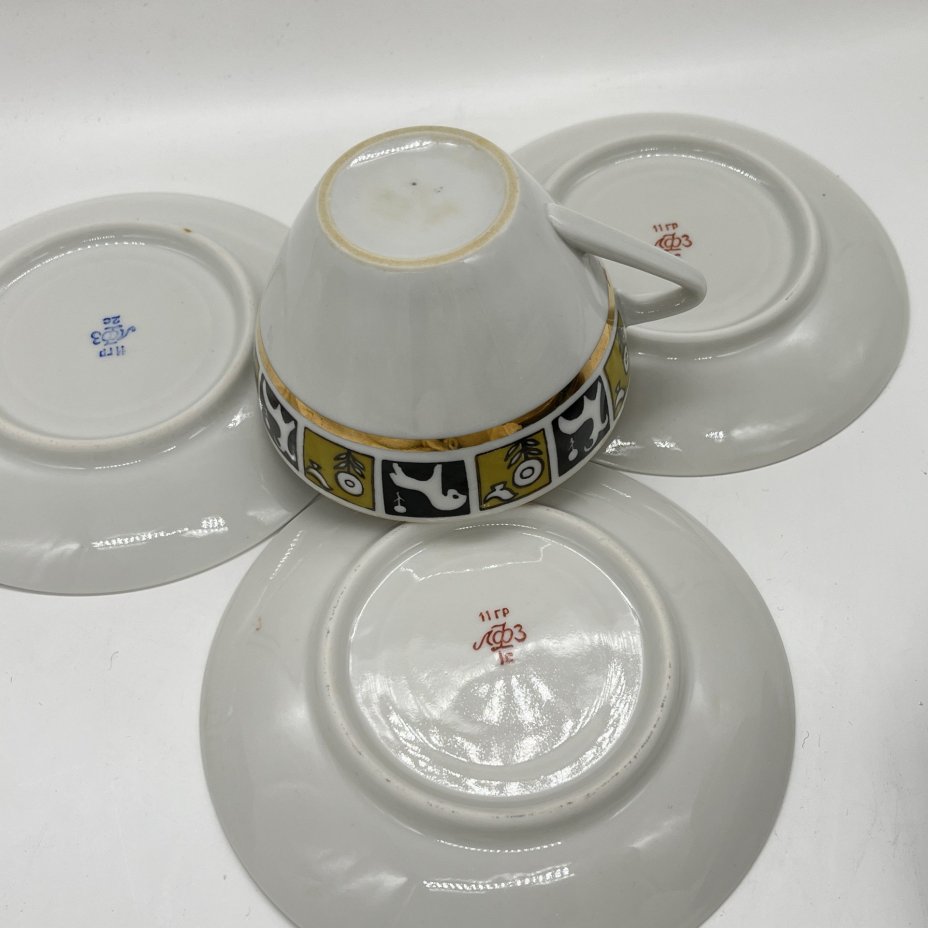 Набор из чайной пары и 2 блюдец из сервиза "Степной", форма «Утро», В.Л. Семенов, Н.М. Павлова, фарфор, деколь, золочение, Ленинградский фарфоровый завод (ЛФЗ), СССР, 1960 г.