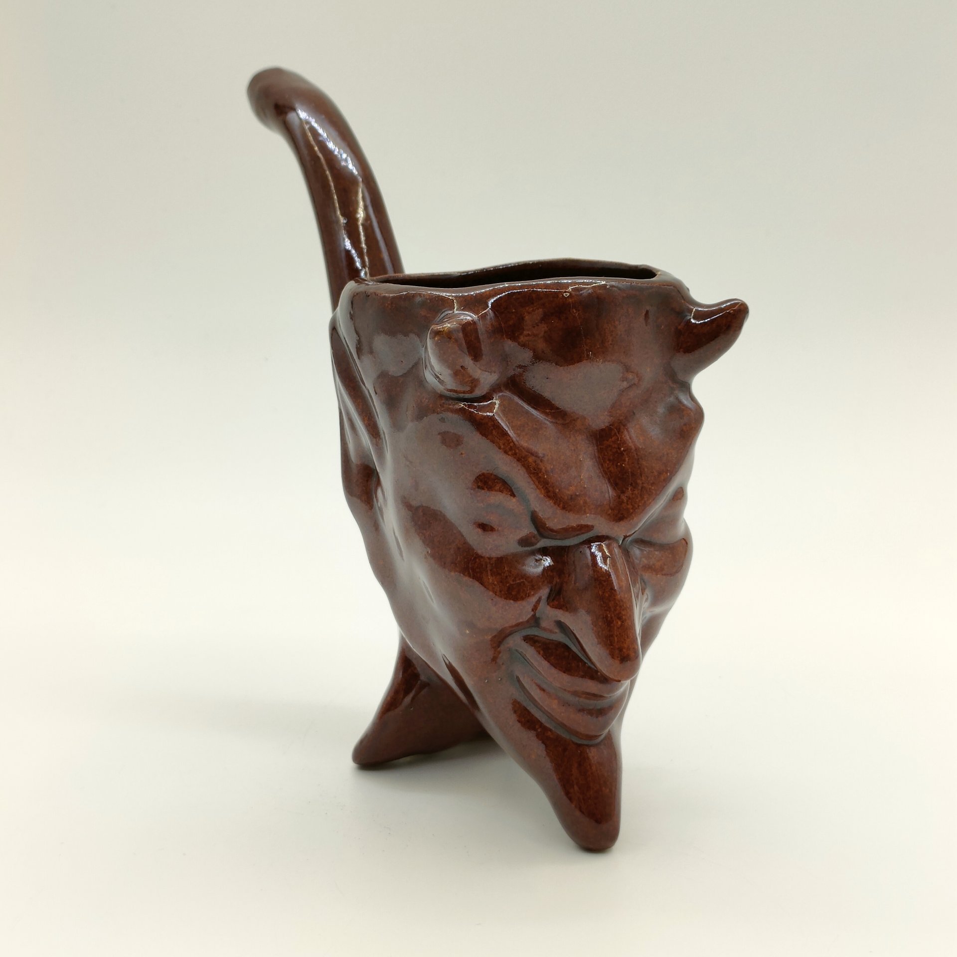 Кружка-поильник "Мефистофель", керамика, цветные поливы, СССР, 1970-1990 гг.