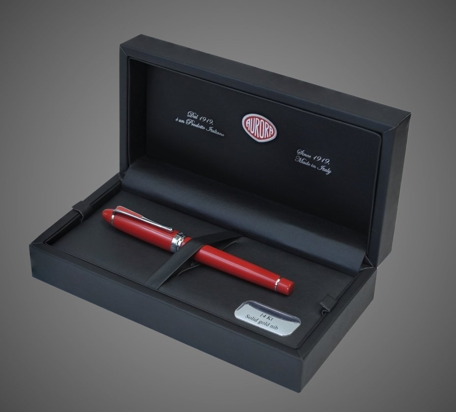 Перьевая ручка Aurora Ipsilon Deluxe red CT, перо - F, в подарочной коробке, Лаки и смолы: лак, родий, смола, хром