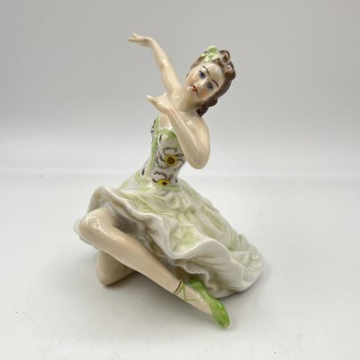 Статуэтка "Танцовщица", фарфор, роспись, Unterweissbach Werkstätten (Унтервайсбах), Германия, 1940-1958 гг.
