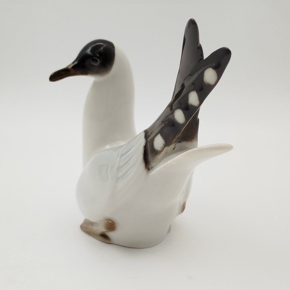 Статуэтка "Чайка", скульптор П.П. Веселов