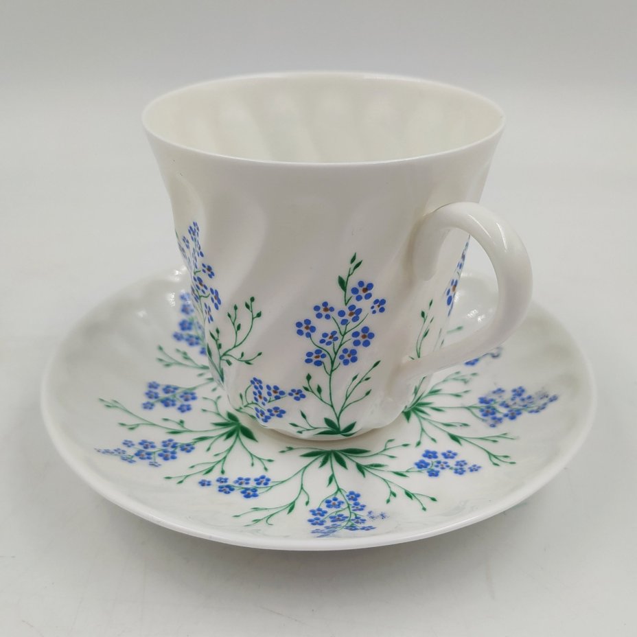 Пара кофейная "У ручья" (форма "Витая"), фарфор, деколь, Ленинградский фарфоровый завод (ЛФЗ), СССР, 1970-1992 гг.