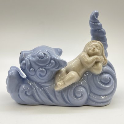 Статуэтка "Девочка, спящая на котенке", фарфор, Европа, 2006-2007 гг.