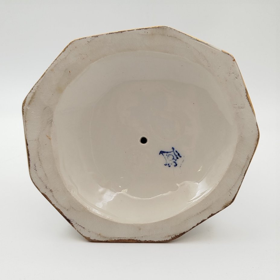 Статуэтка "Малахитовая шкатулка" ("Танюшка и тятино подаренье"), скульптор О.М. Богданова