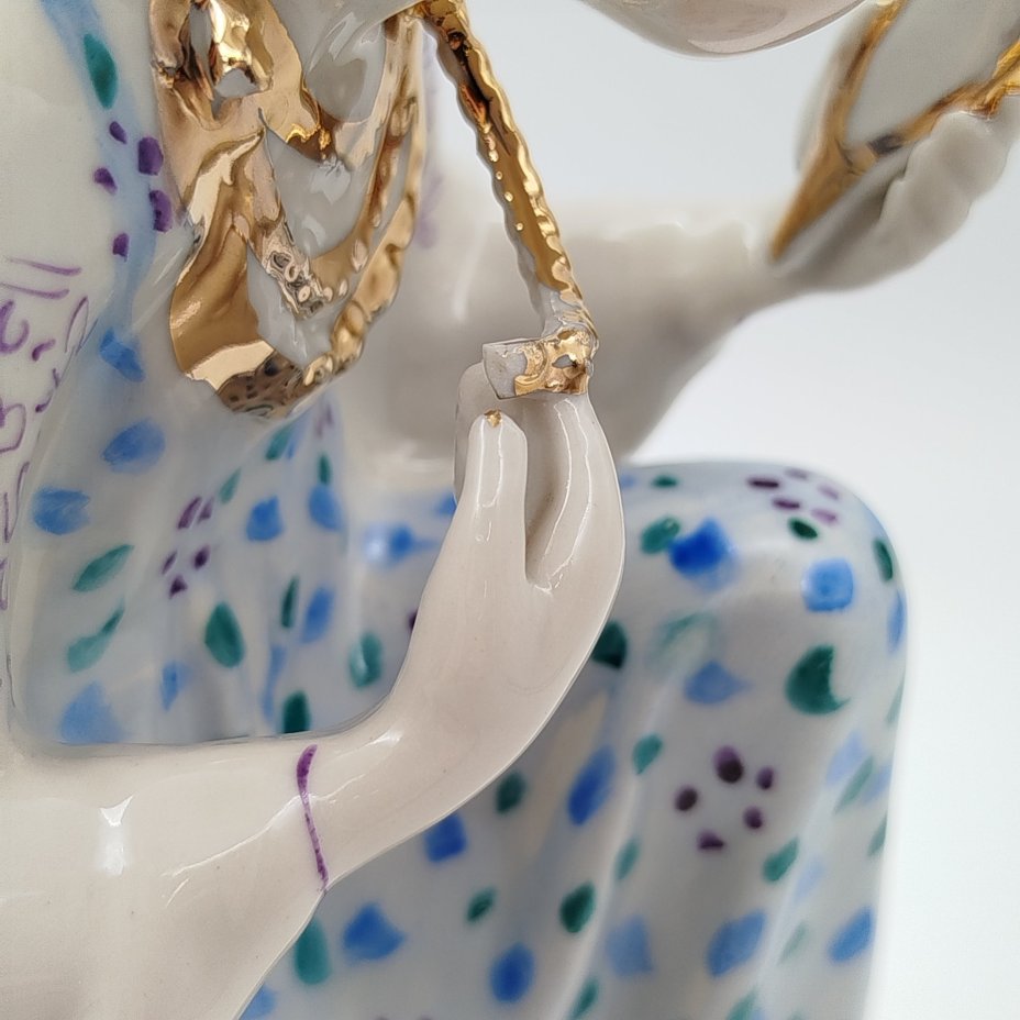 Статуэтка "Малахитовая шкатулка" ("Танюшка и тятино подаренье"), скульптор О.М. Богданова