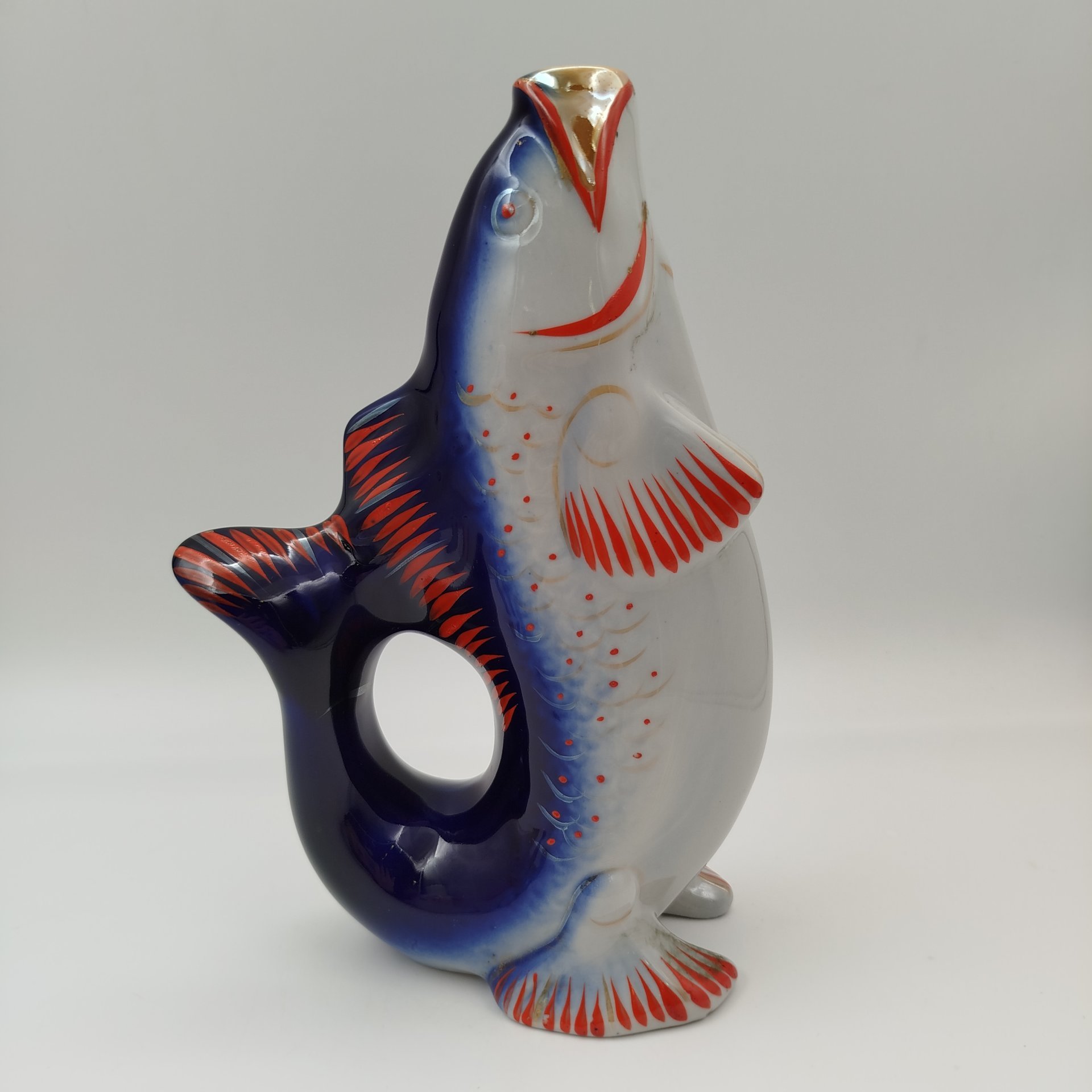 Набор для крепких напитков "Рыба" в подборе (штоф и 3 стопок), автор М.Д.Барамидзе, фарфор, роспись, Полонский завод художественной керамики (Полонное ЗХК), СССР, 1973-1991 гг.