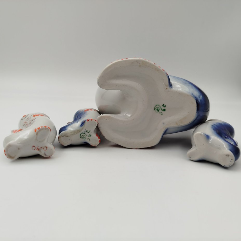 Набор для крепких напитков "Рыба" в подборе (штоф и 3 стопок), автор М.Д.Барамидзе, фарфор, роспись, Полонский завод художественной керамики (Полонное ЗХК), СССР, 1973-1991 гг.