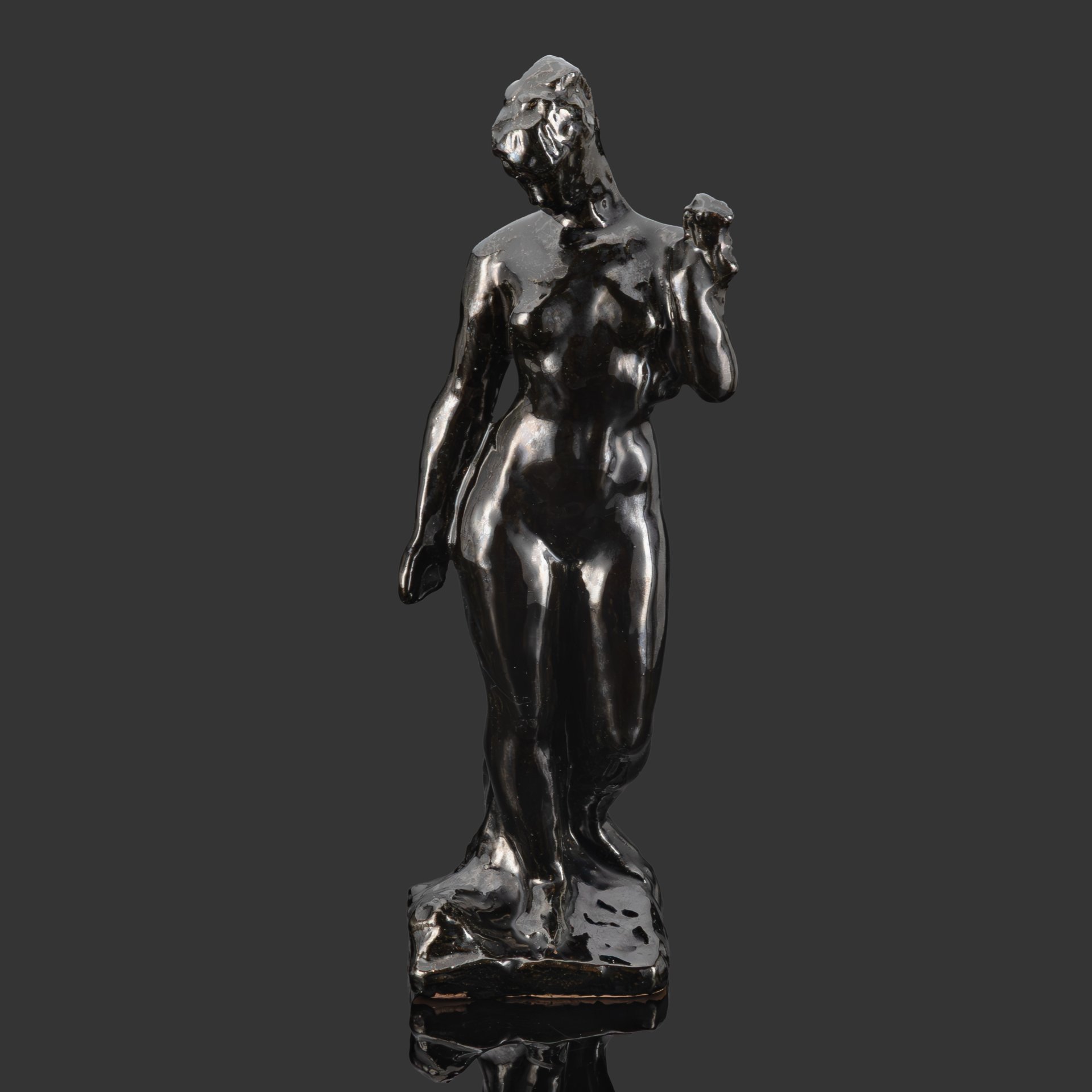 Скульптура "Обнаженная", скульптор Шульц Гавриил Александрович, керамика, поливы, Гжельский керамический завод, СССР, 1960-1970 гг.