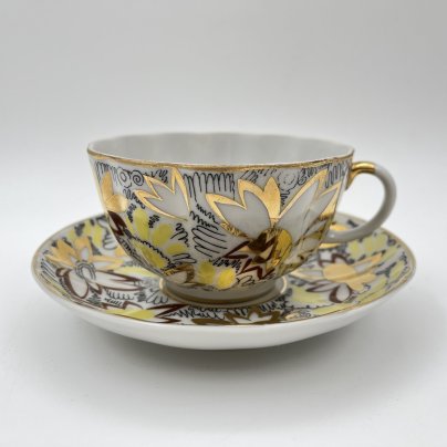 Пара чайная из сервиза "Золотые ромашки" (форма "Тюльпан"), автор росписи Л.И. Григорьева, фарфор, деколь, золочение, Ленинградский фарфоровый завод (ЛФЗ), СССР, 1970-1992 гг.