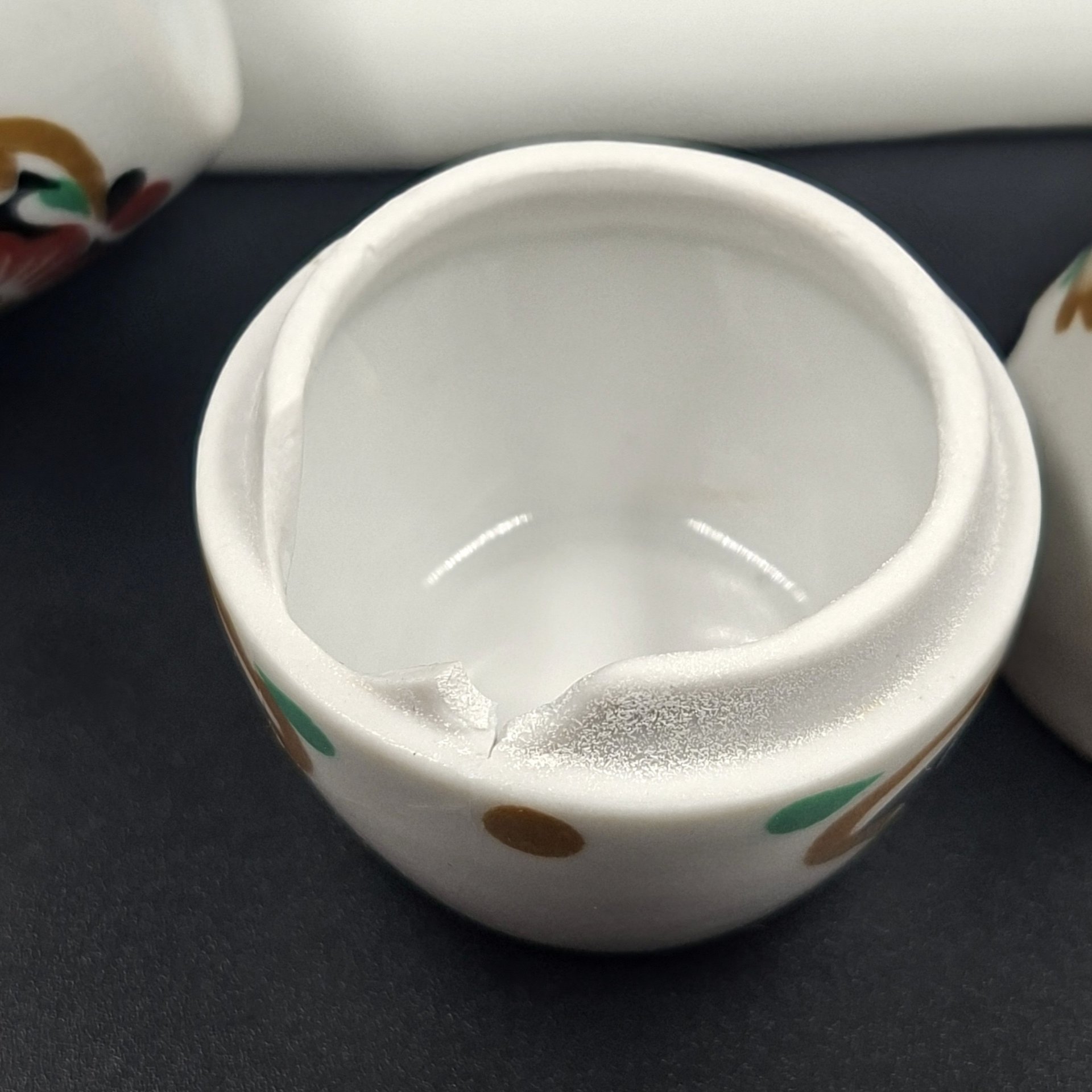 Набор для специй "Матрёшки" на подносе (перечница, солонка, горчичница), фарфор, деколь, Дмитровский фарфоровый завод (ДФЗ Вербилки), СССР, 1965-1991 гг.